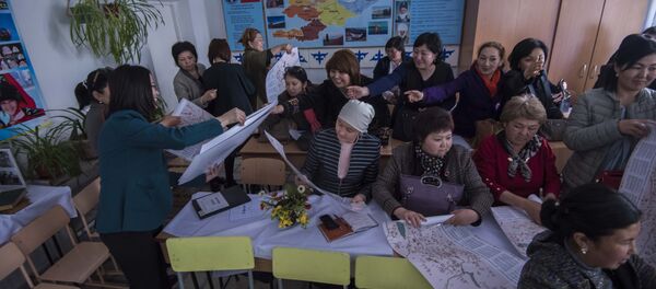 Презентация аудиокниги Сломанный меч преподавателям кыргызского языка и литературы школ и гимназий Сокулукского района Чуйской области Презентация аудиокниги Сломанный меч преподавателям кыргызского языка и литературы школ и гимназий Сокулукского района Чуйской области - Sputnik Кыргызстан