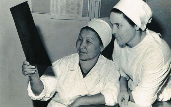 Первая женщина-хирург в Центральной Азии Какиш Рыскулова - Sputnik Кыргызстан