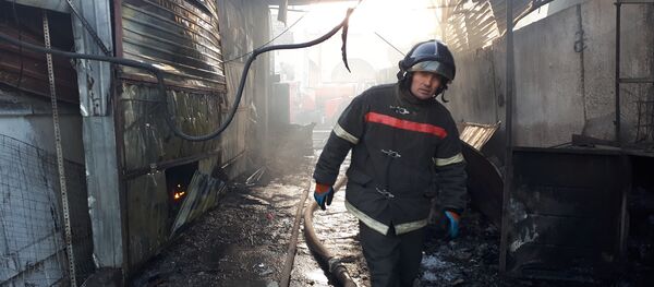 Крупный пожар на территории Ошского рынка в Бишкеке - Sputnik Кыргызстан