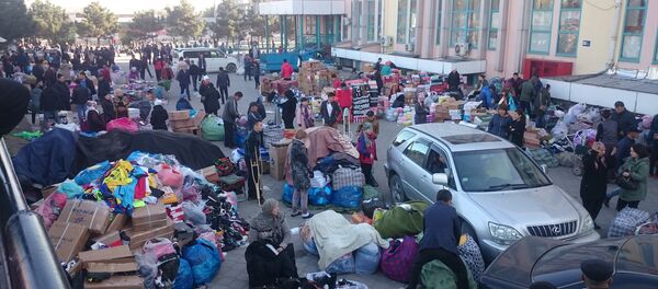 Крупный пожар на территории Ошского рынка в Бишкеке - Sputnik Кыргызстан