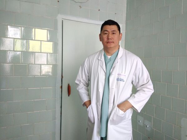 Врач-онкодерматолог Алмаз Якубов - Sputnik Кыргызстан