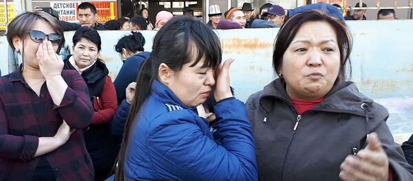 На Ошском рынке были конфликты между продавцами и милицией — видео - Sputnik Кыргызстан