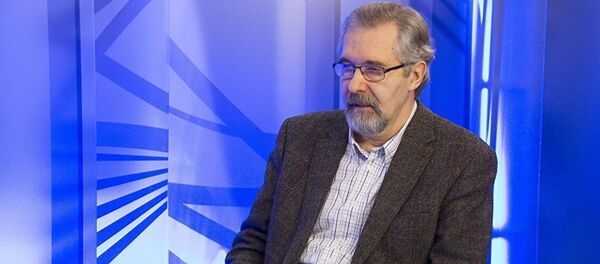 Заведующий кафедрой общей политологии факультета прикладной политологии Высшей школы экономики, доктор философских наук Леонид Поляков Заведующий кафедрой общей политологии факультета прикладной политологии Высшей школы экономики, доктор философских наук Леонид Поляков - Sputnik Кыргызстан