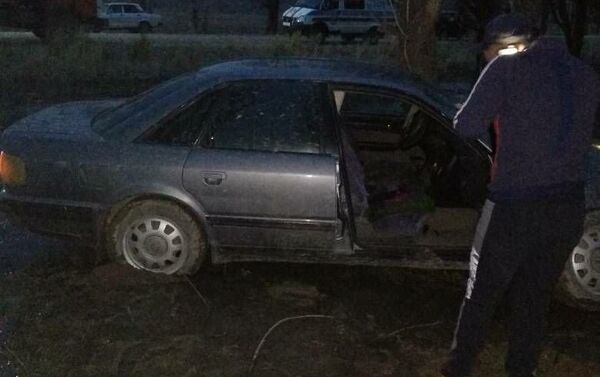 В Кочкорском районе Нарынской области машина сбила двух человек, один из них скончался - Sputnik Кыргызстан