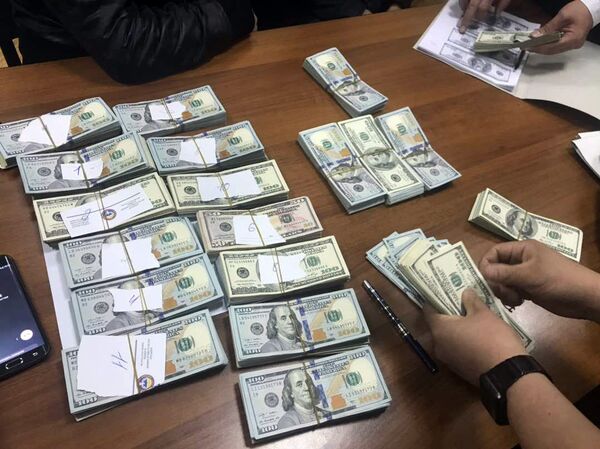 Задержание со взяткой главы управления Генпрокуратуры - Sputnik Кыргызстан
