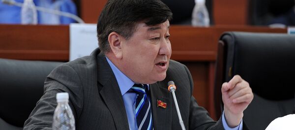 Отчет Сапара Исакова перед парламентской оппозицией - Sputnik Кыргызстан