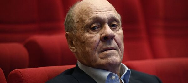 Обладатель Оскара за фильм Москва слезам не верит, российский режиссер Владимир Меньшов. Архивное фото - Sputnik Кыргызстан