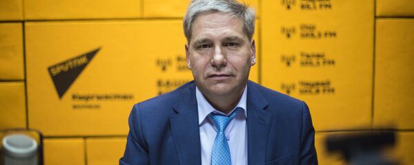 Президент Ассоциации рынков, предприятий торговли и сферы услуг КР Сергей Пономарев. Архивное фото Президент Ассоциации рынков, предприятий торговли и сферы услуг КР Сергей Пономарев. Архивное фото - Sputnik Кыргызстан