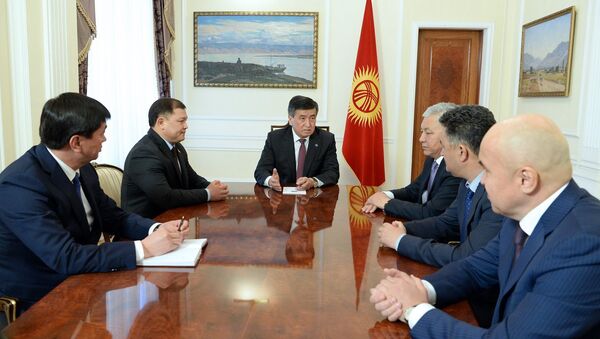 Президент Сооронбай Жээнбеков ЖК коалициясынын лидерлери менен жолугушуу учурунда. Архив - Sputnik Кыргызстан