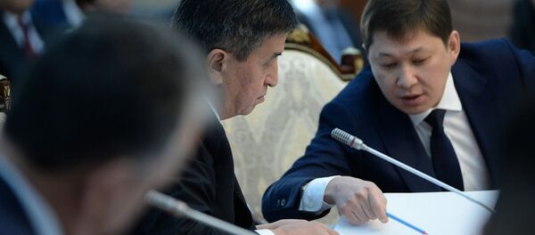 Президент Сооронбай Жээнбеков и премьер-министр Сапар Исаков - Sputnik Кыргызстан