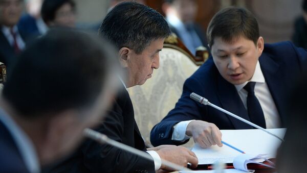 Президент Сооронбай Жээнбеков и премьер-министр Сапар Исаков - Sputnik Кыргызстан