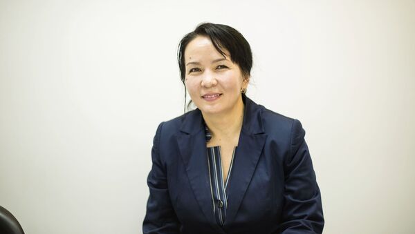 Ведущий специалист Министерства образования и науки Гульшан Абдылдаева - Sputnik Кыргызстан