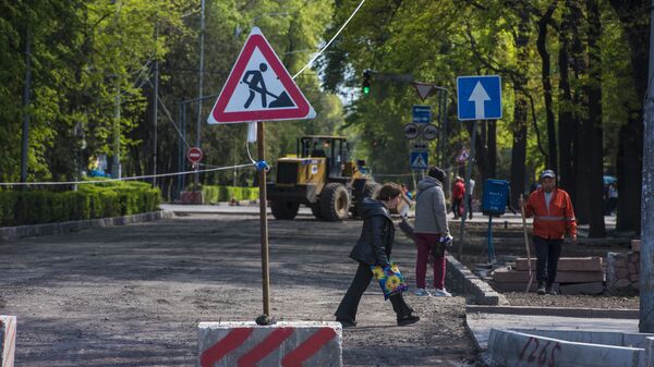 Ремонт дороги в Бишкеке. Архивное фото - Sputnik Кыргызстан
