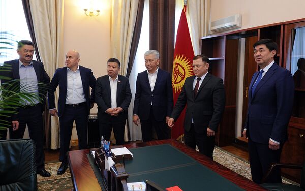 Новый состав правительства был избран в пятницу, 20 апреля. - Sputnik Кыргызстан