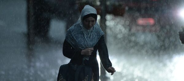 Сильный дождь в Грозном - Sputnik Кыргызстан