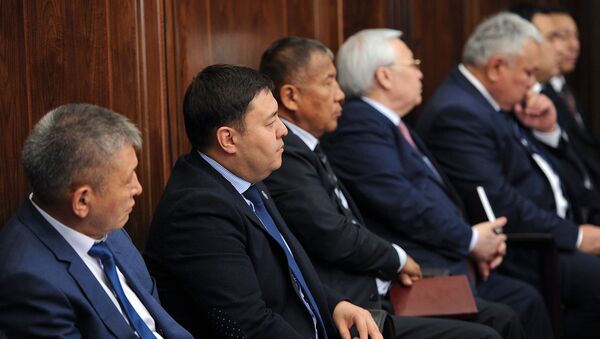 Рабочее совещание премьер-министра КР Мухаммедкалыя Абылгазиева с участием членов правительства - Sputnik Кыргызстан