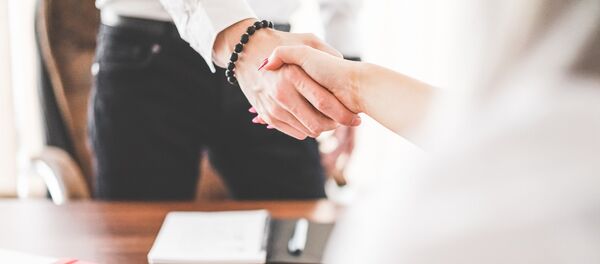 Договор в офисе - Sputnik Кыргызстан