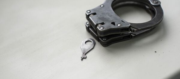 Арест подозреваемых в КР Арест подозреваемых в КР - Sputnik Кыргызстан