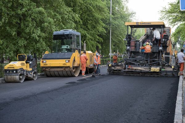 Ремонт дороги проспекта Эркиндик в Бишкеке - Sputnik Кыргызстан
