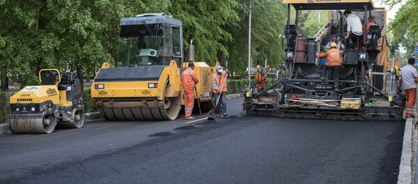 Ремонт дороги проспекта Эркиндик в Бишкеке - Sputnik Кыргызстан