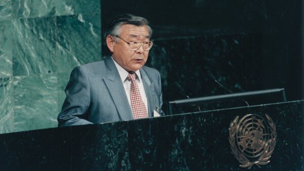 Көрүнүктүү коомдук жана мамлекеттик ишмер, дипломат Ишенбай Абдуразаков - Sputnik Кыргызстан