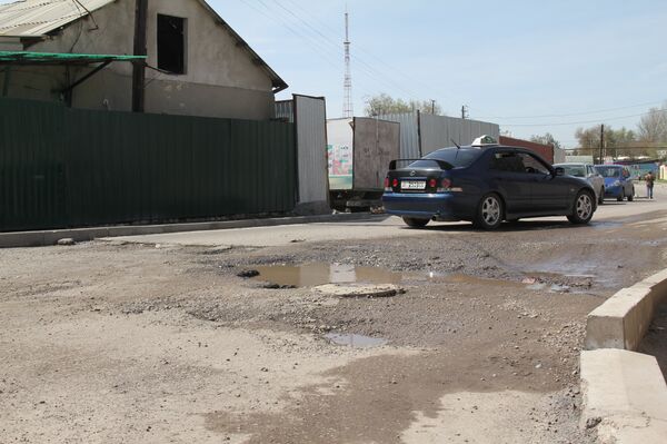 Состояние Бишкекских дорог, отремонтированных в прошлом году - Sputnik Кыргызстан