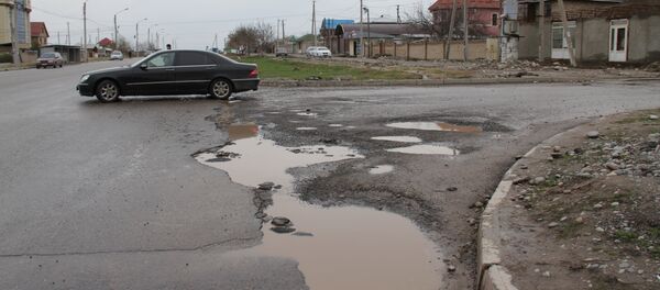 Состояние Бишкекских дорог, отремонтированных в прошлом году - Sputnik Кыргызстан