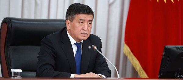 Кыргызстандын президенти Сооронбай Жээнбековдун архивдик сүрөтү - Sputnik Кыргызстан