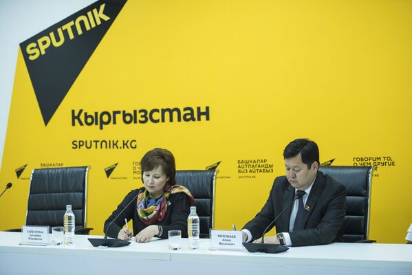 26 апреля в 16.00 в мультимедийном пресс-центре Sputnik Кыргызстан состоялся видеомост о проведении акции Бессмертный полк - Sputnik Кыргызстан
