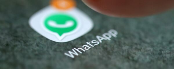 Иконка мессенджера WhatsApp на экране смартфона. Архивное фото - Sputnik Кыргызстан