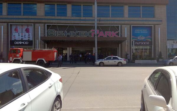 В торгово-развлекательном центре Бишкек Парк ищут взрывное устройство после поступившего звонка - Sputnik Кыргызстан