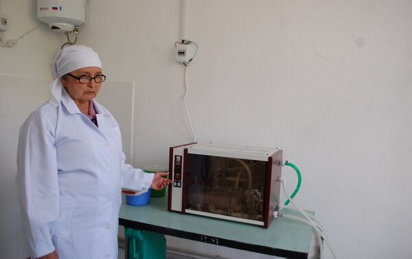 Россия медициналык жабдуулардан сырткары, суу түтүкчөлөрүн алмаштырып, суу жылытуучу аппараттарды орнотууга да материалдык жардам көрсөткөн - Sputnik Кыргызстан