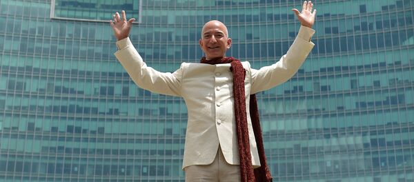 Глава крупнейшего в мире интернет-ритейлера Amazon Джефф Безос Глава крупнейшего в мире интернет-ритейлера Amazon Джефф Безос - Sputnik Кыргызстан