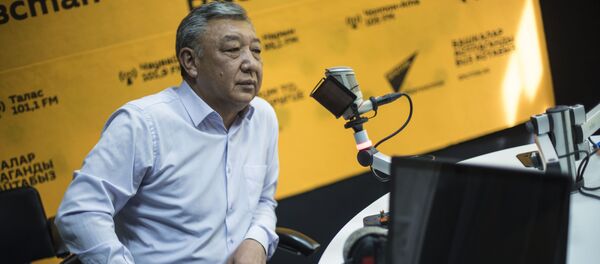 Учурда Улуттук хирургия борборунун ашказан жана он эки эли ичеги оорулары бөлүмүнүн жетекчиси, жогорку даражадагы хирург Болот Иманов Учурда Улуттук хирургия борборунун ашказан жана он эки эли ичеги оорулары бөлүмүнүн жетекчиси, жогорку даражадагы хирург Болот Иманов - Sputnik Кыргызстан