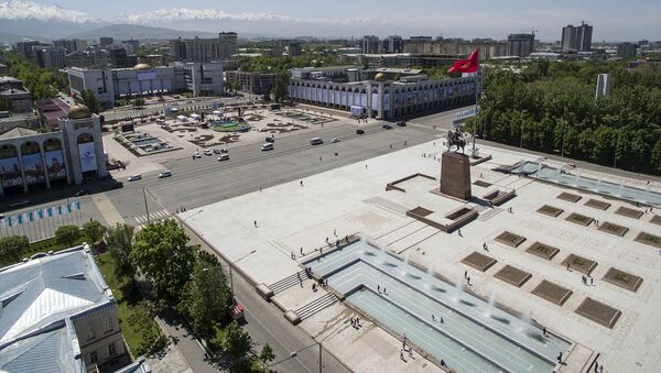 Как горожане отмечают 140-летие Бишкека — видео из центра столицы - Sputnik Кыргызстан