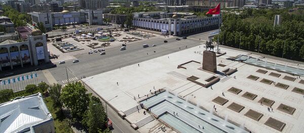 Как горожане отмечают 140-летие Бишкека — видео из центра столицы - Sputnik Кыргызстан