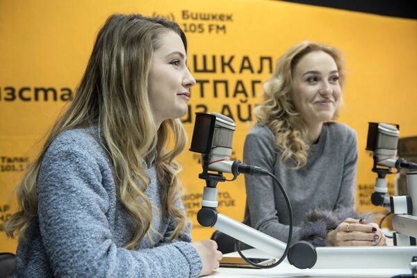 Журналистки Ольга Ковалева и Юлия Варавина  - Sputnik Кыргызстан