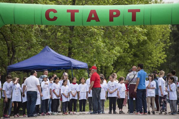 Детский забег Fun Run  в парке Победы - Sputnik Кыргызстан