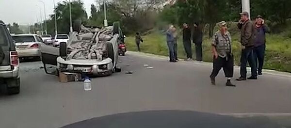 Бишкекте эртең менен эки автоунаа кагышып, бири ала салып кетти. Видео Бишкекте эртең менен эки автоунаа кагышып, бири ала салып кетти. Видео - Sputnik Кыргызстан