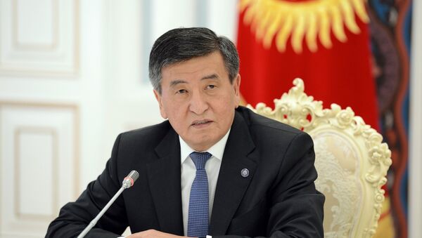 Архивное фото президента Кыргызстана Сооронбая Жээнбекова - Sputnik Кыргызстан