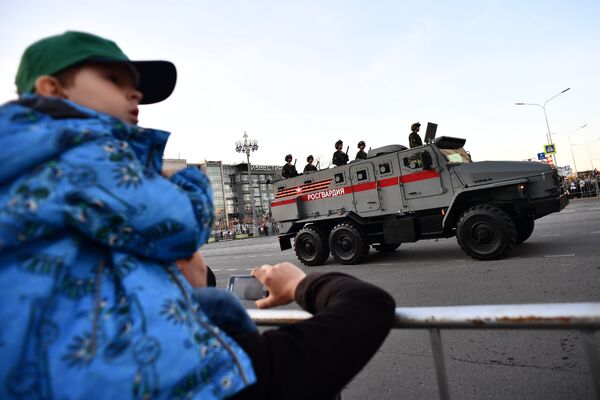 Ночная репетиция парада Победы на Красной площади - Sputnik Кыргызстан
