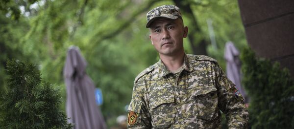 Сотрудник пожарной службы МЧС Чынгыз Садыралиев - Sputnik Кыргызстан