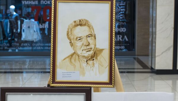 Выставка картин героев произведений Айтматова в Бишкеке - Sputnik Кыргызстан