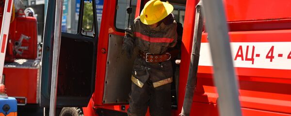 Өрт өчүрүү кызматкери. Архив - Sputnik Кыргызстан