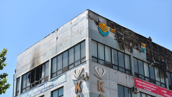 Пожар в бизнес-центре Каухар на Орто-Сайском рынке - Sputnik Кыргызстан