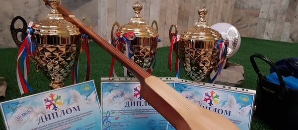 Петр Шубин атындагы борбордук балдар музыкалык мектебинин үч окуучусу Казакстандын Алматы шаарында өткөн Бакытты елдин урпагы аттуу эл аралык кароо-сынакта баш байгени багындырды - Sputnik Кыргызстан