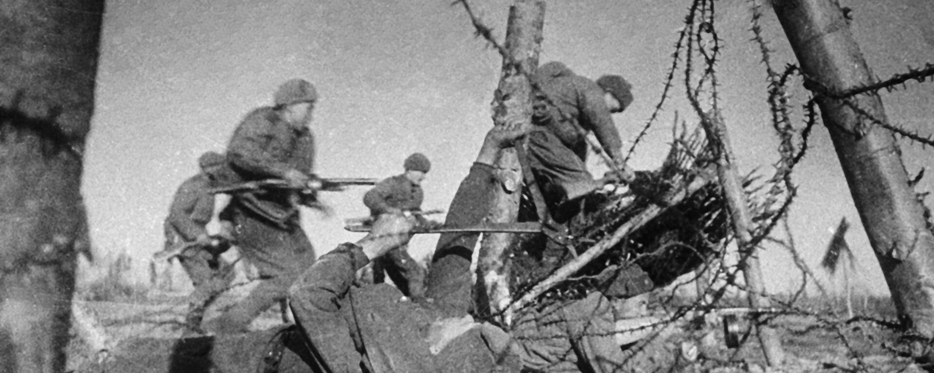 Советские солдаты в ходе Великой отечественной войны. Архивное фото - Sputnik Кыргызстан, 1920, 28.04.2022
