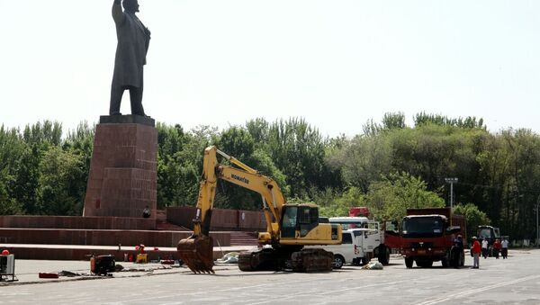 Центральная площадь Оша перекрыта на два месяца из-за капитального ремонта - Sputnik Кыргызстан