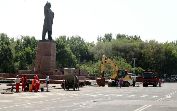 Городские службы намерены полностью обновить асфальтовое покрытие - Sputnik Кыргызстан