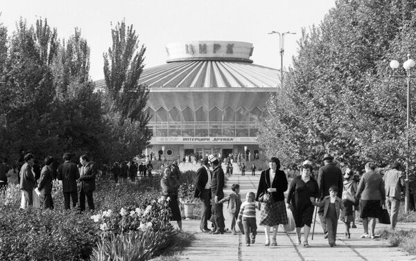 Здание цирка в Бишкеке. 1984 год - Sputnik Кыргызстан